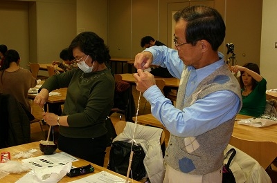 糸紡ぎ体験ワークショップが開催されました