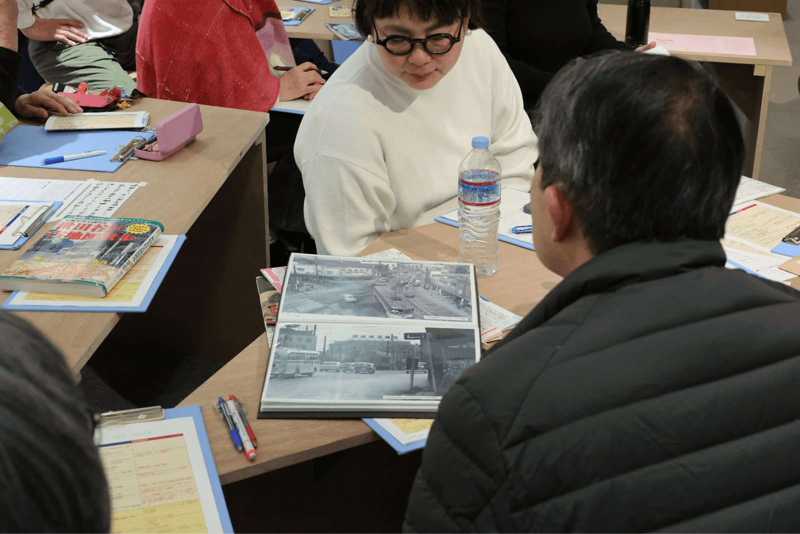 自分史をひもとく｜年表＋事典ワークショップ／街の景色をつくる「風俗史」でチェーン店の歴史を考える