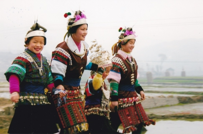 中国 苗族 刺繍 少数民族 民族衣装-