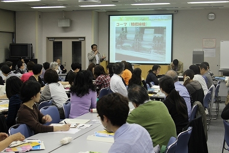 「眞田岳彦ディレクション・生命をつつむ未来繊維／
第一回「衣～身体化するファイバー」報告