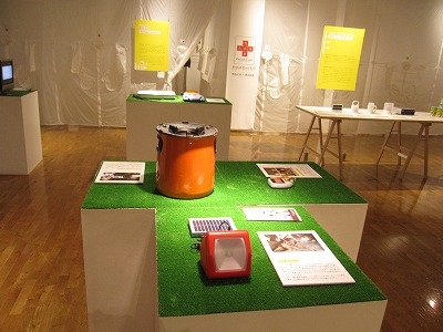日常／非日常展：関連ワークショップ
「お守りＩＤカード入れをつくろう！」
「途上国の生活を知ろう～あなたの１００円を何に使う？」が開催されました！