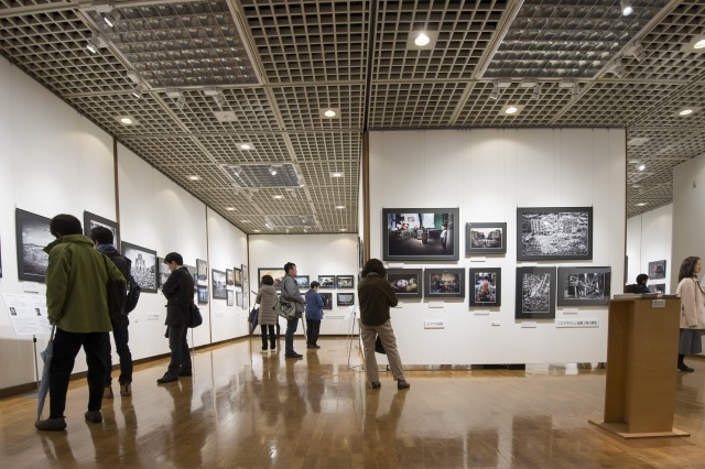 『DAYS JAPAN写真展2014 地球の上に生きる~世界の未来をつくるために』が開催されました