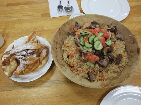 「目と耳と舌で味わうタジキスタンのくらし」