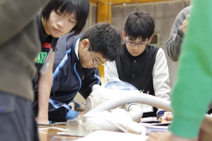 中学生プラグインハイブリッド教室　第一回を開催しました！